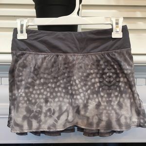 Lululemon skirt size 2
